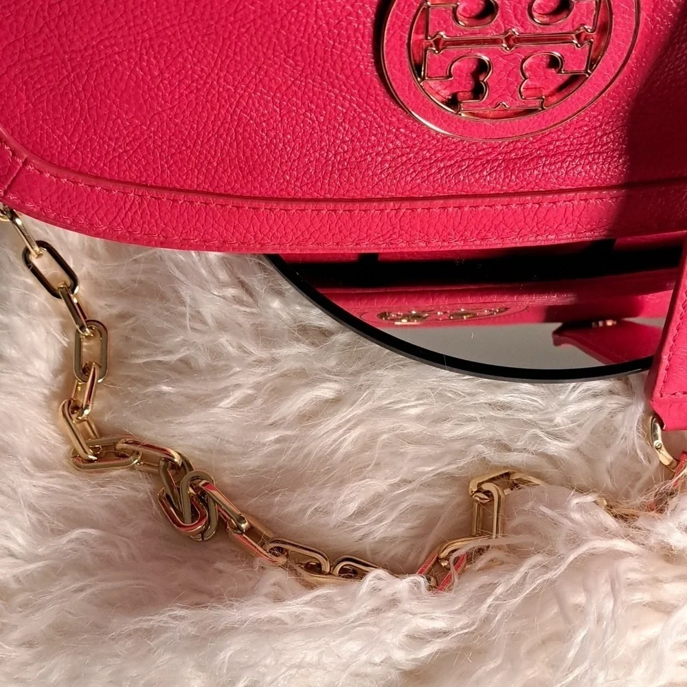 Tory Burch NWOTs Amanda Logo Clutch Crossbody